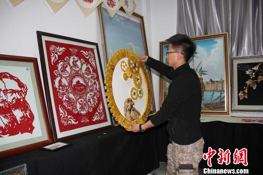 新疆兵團(tuán)90后"創(chuàng)客青年"帶領(lǐng)職工創(chuàng)作致富